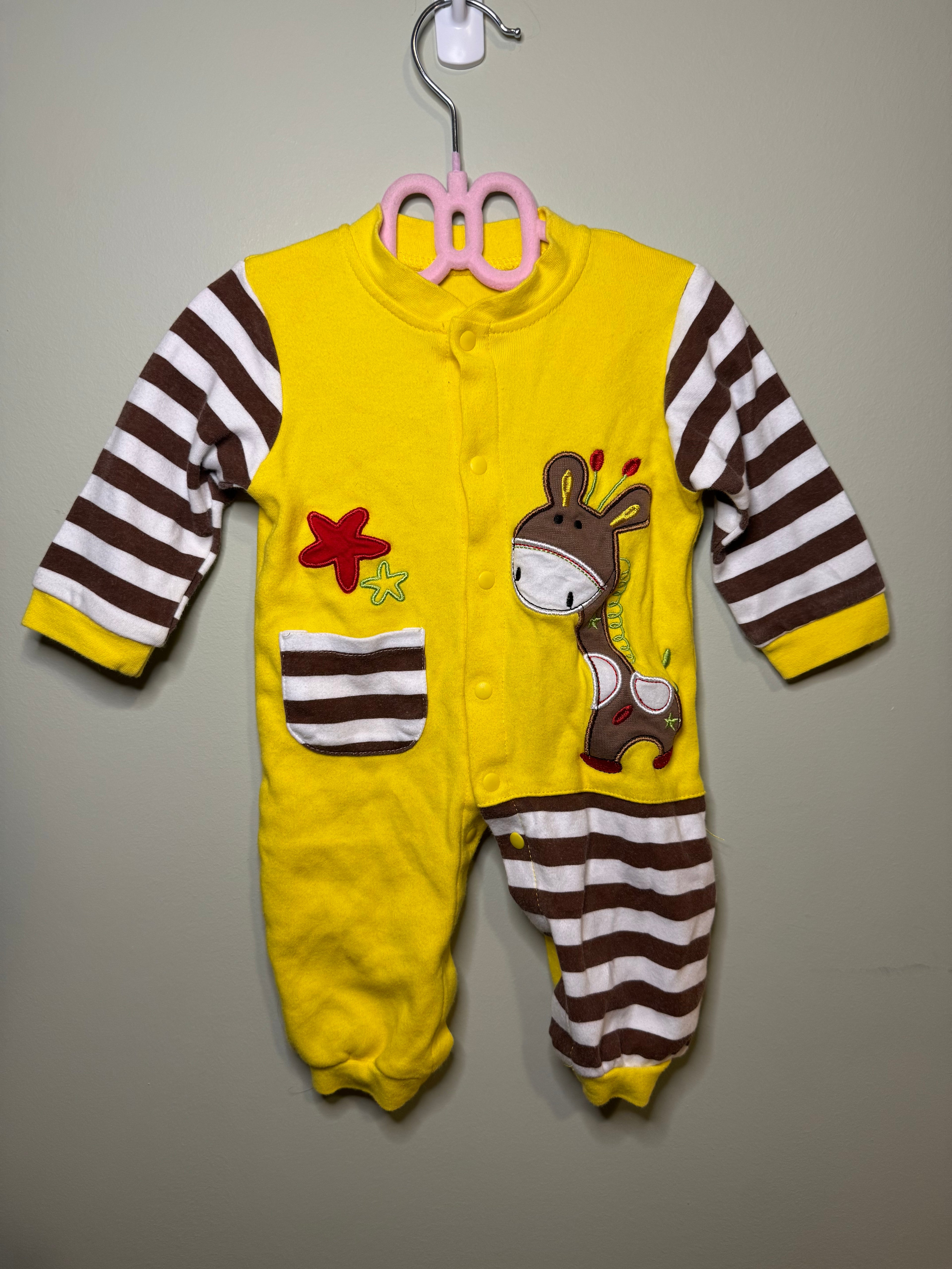 Giraffe 3–6M Button-Up Onesie – Yellow with Brown & White Stripes