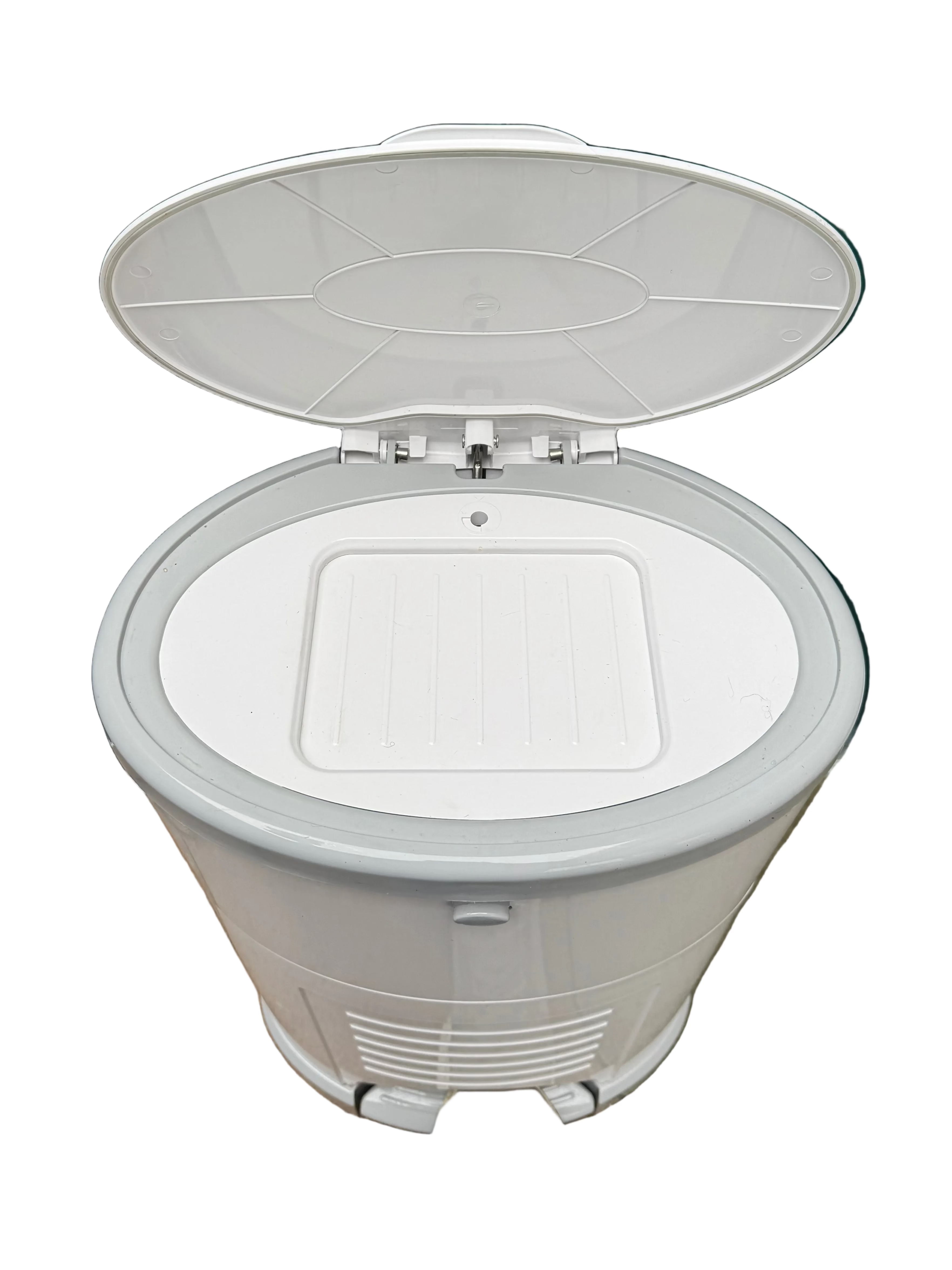 Dékor Plus – Hands-Free Diaper Pail + Refill Pack